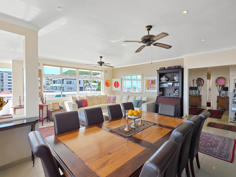 2 Bedroom Property for Sale in Sea Point Western Cape